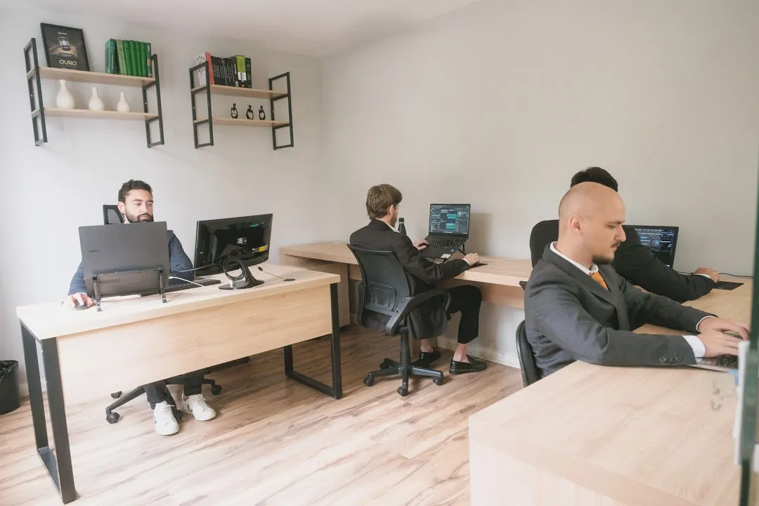 车载追踪器在深圳物流行业的应用方案及安装注意事项
