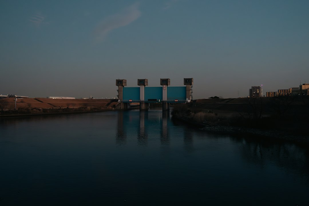 耐威科技车载追踪器产品型号对比与选型建议